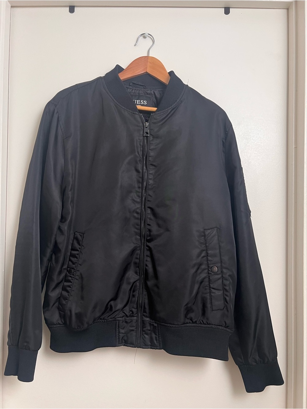 GUESS Black Bomber Jacket Men’s Large Quilted Lined Streetwear MA-1 Style